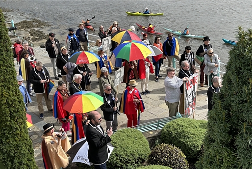 new-13.jpg (236698 bytes)