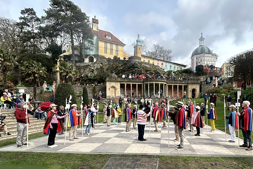 new-18.jpg (217785 bytes)