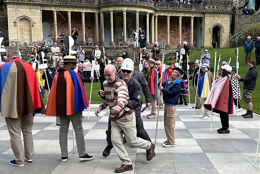 new-20.jpg (216837 bytes)