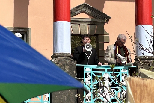 new-3.jpg (163476 bytes)