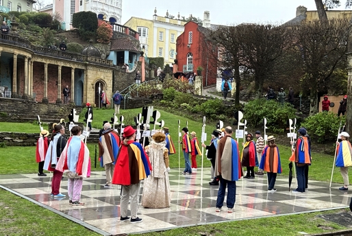 new-4.jpg (220136 bytes)