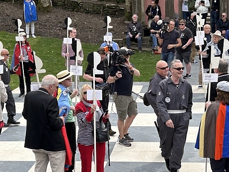 IMG_0740 sm.jpg (193717 bytes)